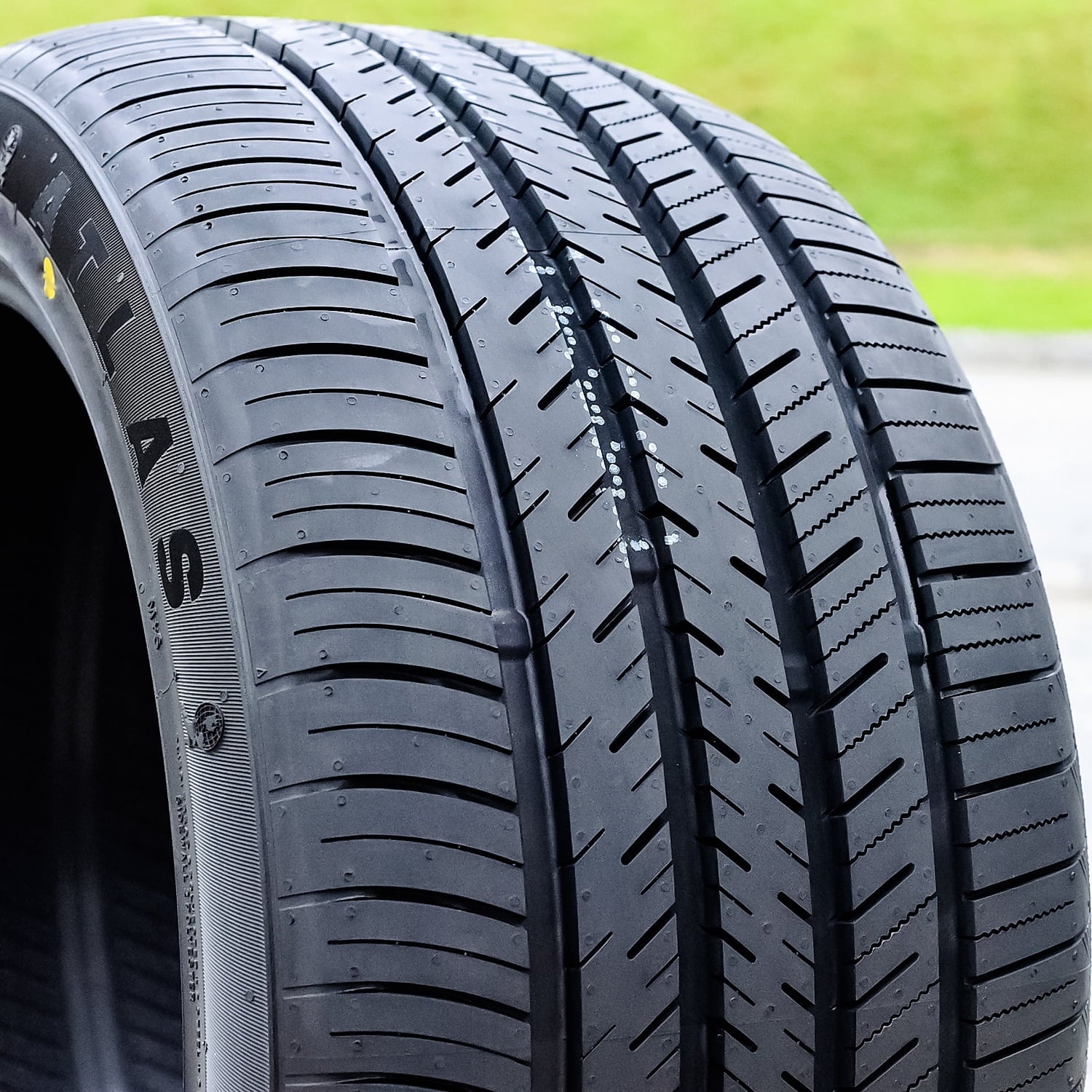 Set of 4 (FOUR) Atlas Force UHP 245/55R19 103V A/S Performance Tires Fits: 2014-18 Toyota Highlander Hybrid XLE, 2019 Toyota Highlander Hybrid Limited Platinum